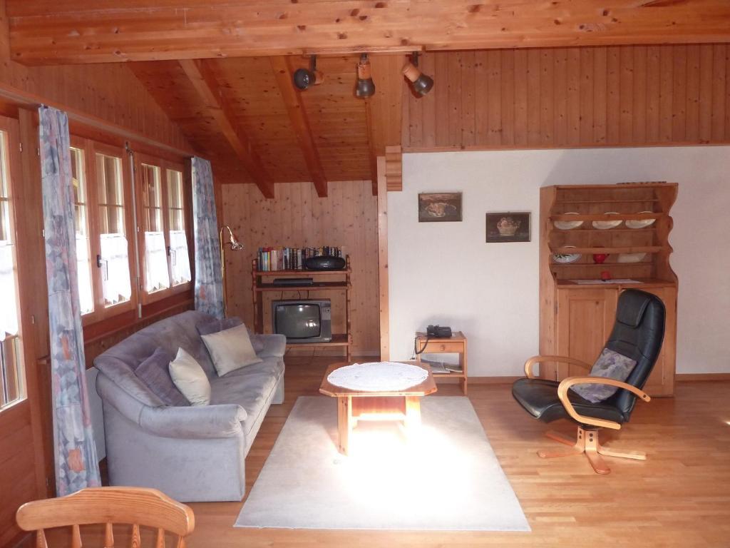 Ferienwohnung Haus Klopfenstein Kandersteg Zimmer foto